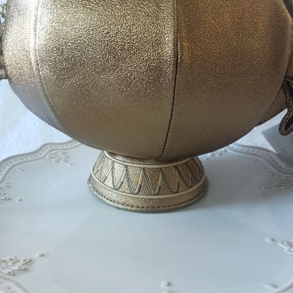 Stitch Shoppe by Loungefly × Disney Aladdin Genie Lamp Crossbody Bag - Picture 15 of 16